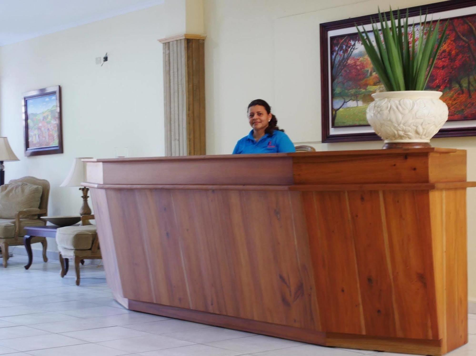 Hotel Carnaval ลาเซย์บา ภายนอก รูปภาพ